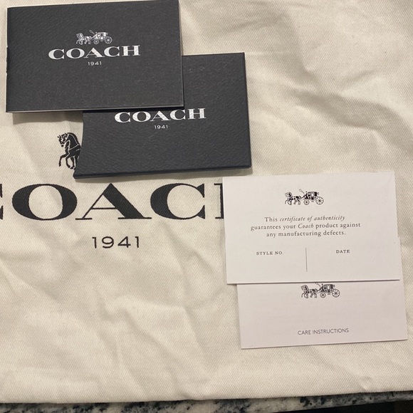 Coach shoulder bag (excellent condition) - Picture 6 of 6